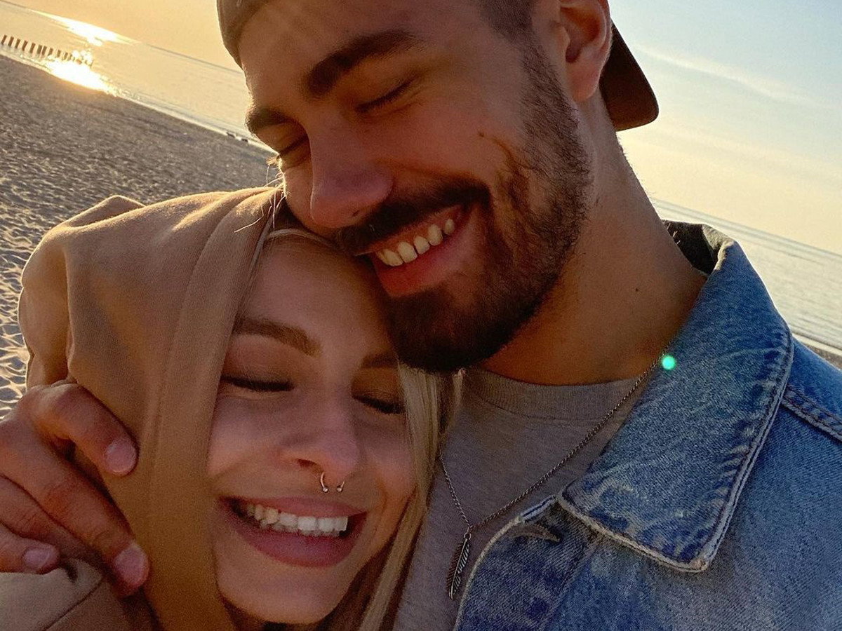 Laura i Kasper z Hotelu Paradise ogłaszają nowinę