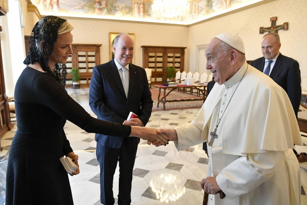 Ksi???ta Monako na audiencji u papie?a Franciszka