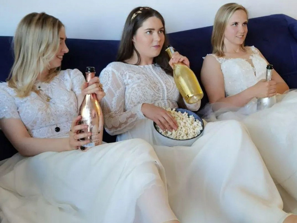 Patrycja, Dorota i Agnieszka ze Ślubu od pierwszego wejrzenia świętują rozwód w sukniach ślubnych