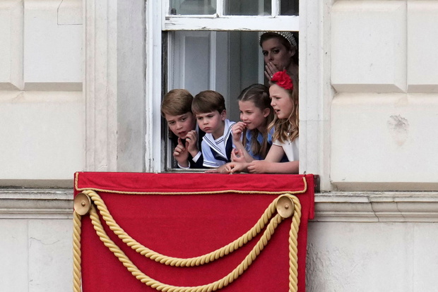 Platynowy Jubileusz El?biety II - balkon