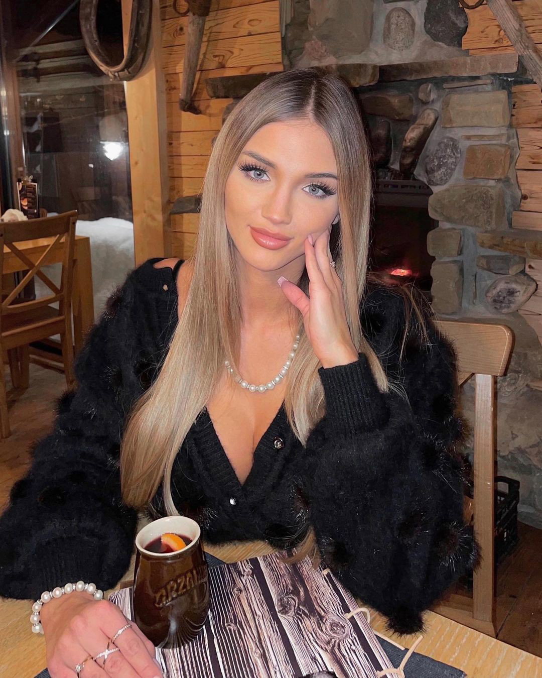 Love Island: Caroline schudła 11 kilogramów! Jak to zrobiła?