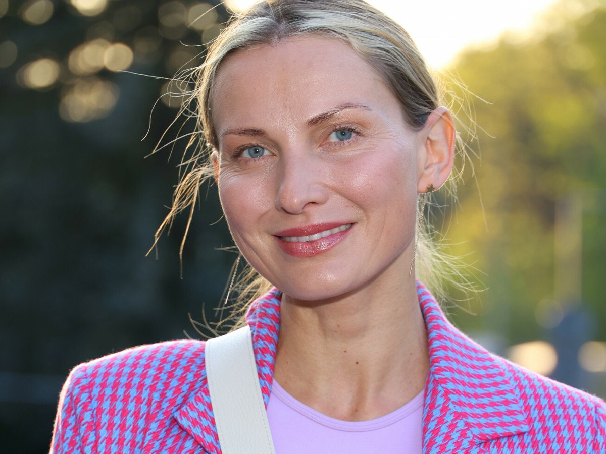 Joanna Moro pokazała zdjęcie z komunii syna i wyznaje "Szlag mnie trafia na te małe, polskie wesela"