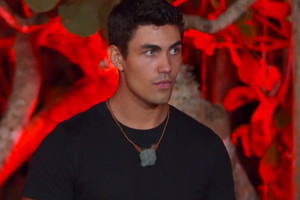 "Hotel Paradise 5": Kasper wrócił do show i od razu wyrzucił przyjaciela z programu! Fani oburzeni