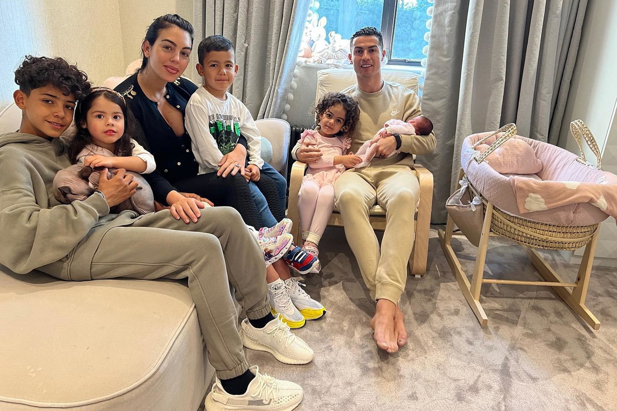 Cristiano Ronaldo pokazał pierwsze zdjęcie córki
