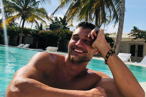 Hotel Paradise 3: Simon pokazał zdjęcie z nową partnerką?