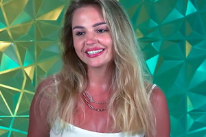 Hotel Paradise 5: Karolina chce wrócić do formy
