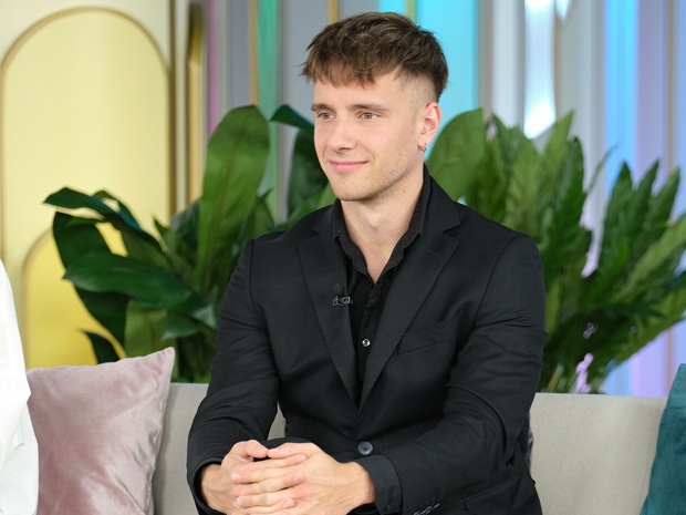 Maciej Musiał pokazał gołą klatę