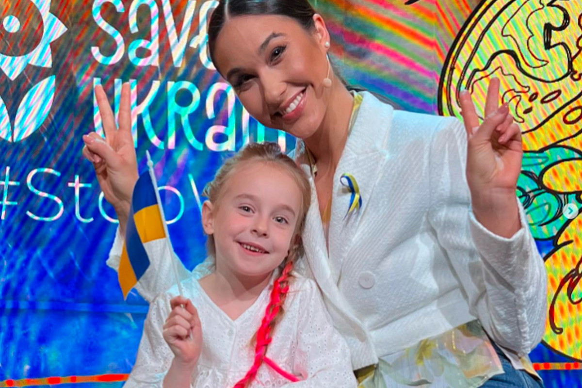 "The Voice Kids 5": Mała Amelka, która śpiewała "Mam tę moc" w schronie, zachwyciła widownię show