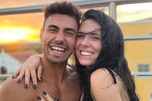 Kasper z Hotelu Paradise 5 o Oli