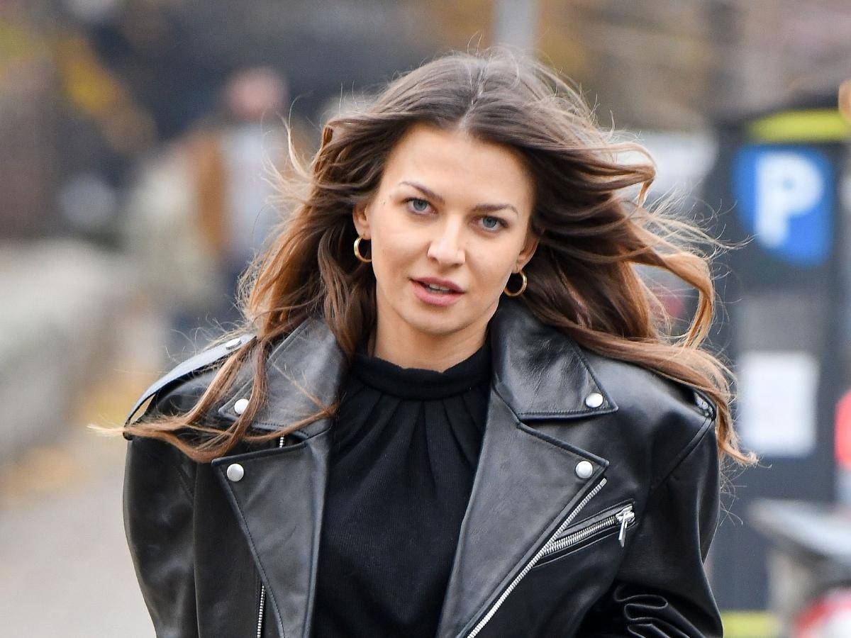 anna lewandowska w kurtce biker jak z sieciówki