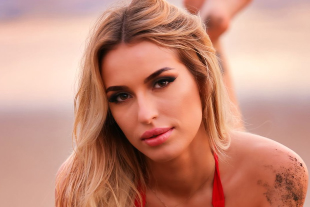 Wiktoria Kozar Hotel Paradise 5