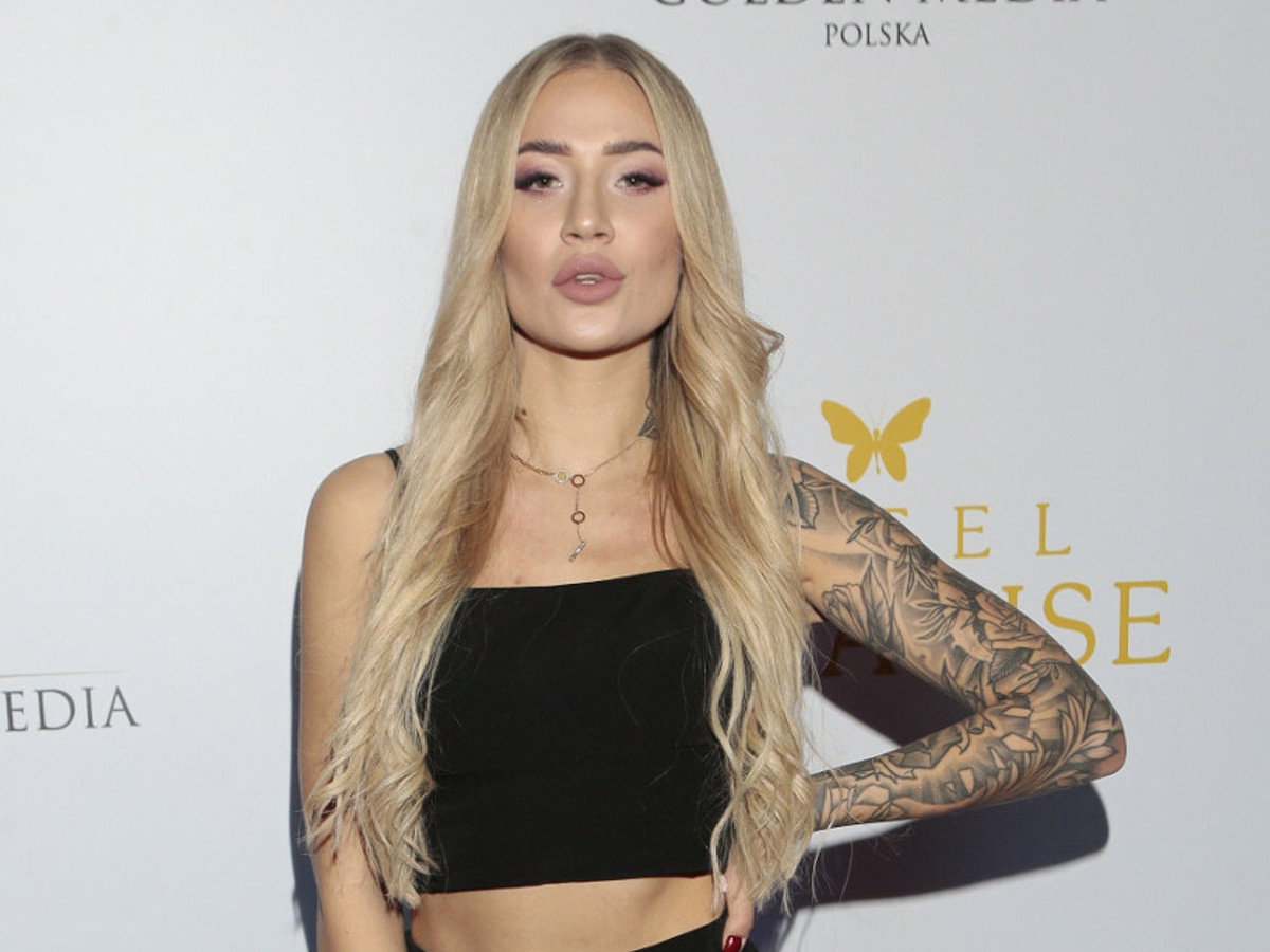 "Hotel Paradise 4": Fani zarzucają Sarze, że jej partner jest z nią dla pieniędzy. Odpowiedziała