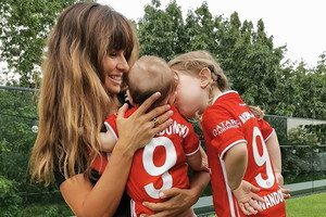 Anna Lewandowska z córkami