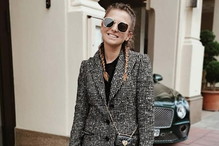 Anna Lewandowska w płaszczu w kratę Dolce & Gabbana