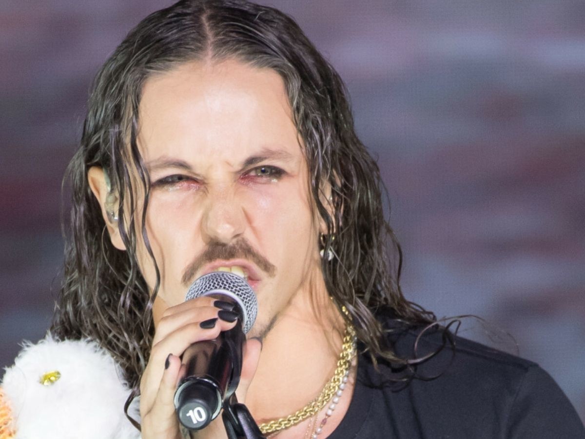 Michał Szpak na scenie Europejskiego Centrum Solidarności w Gdańsku
