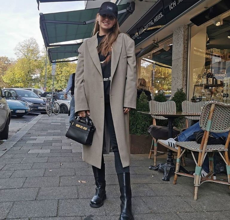 Anna Lewandowska w hitowym płaszczu