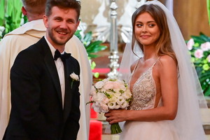 Joanna Opozda i Antoni Królikowski biorą ślub w warszawskim kościele