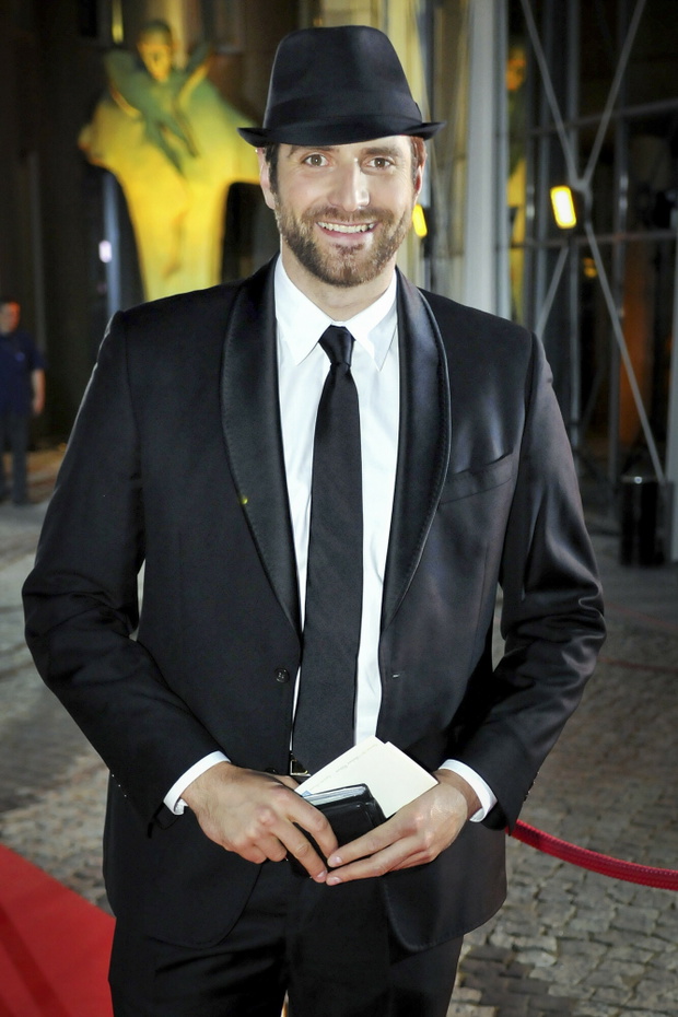 reporter9_baza