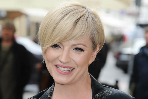 Dorota Szelągowska w krótkich blond włosach