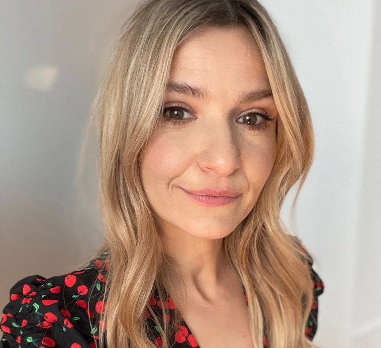 Joanna Koroniewska w czarnej sukience w wisienki z ASOS