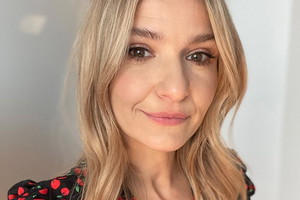 Joanna Koroniewska w czarnej sukience w wisienki z ASOS
