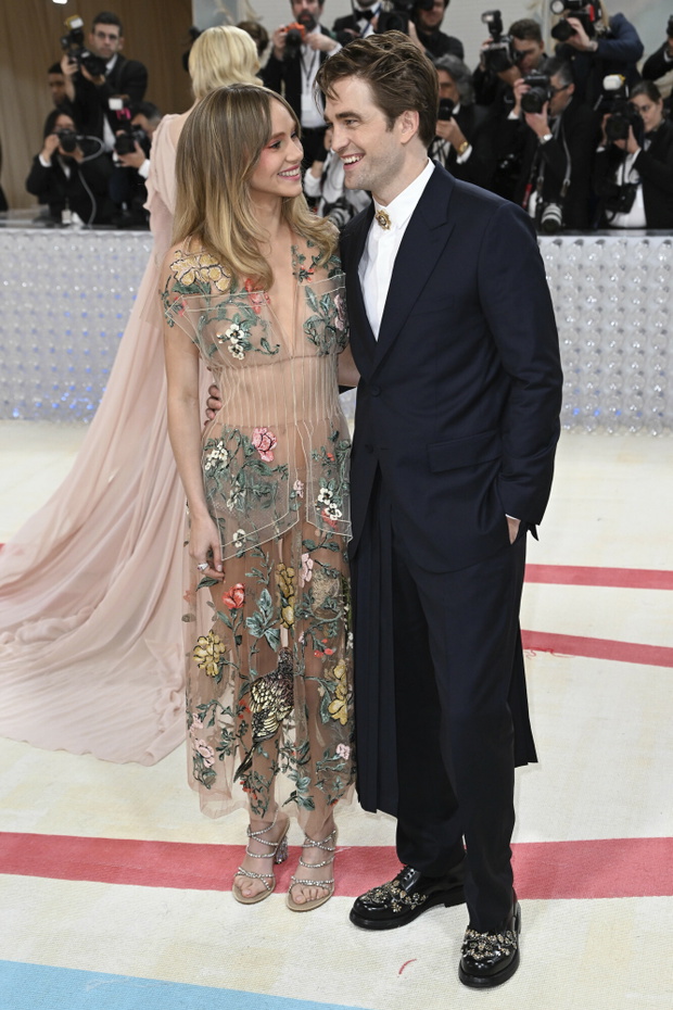 Robert Pattinson i Suki Waterhouse