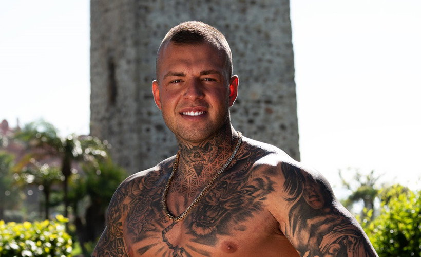 cezary z love island