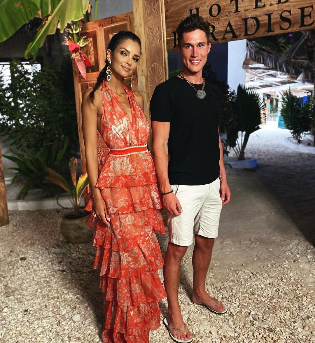 Klaudia El Dursi, Maurycy "Hotel Paradise"