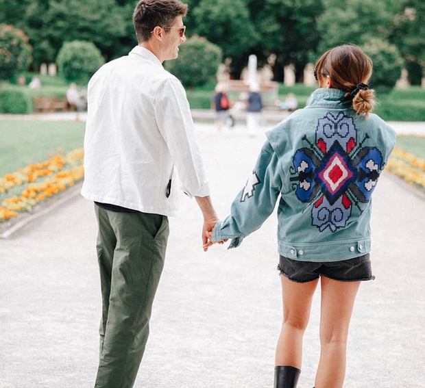 Anna Lewandowska w jeansowej kurtce na wiosnę 2021