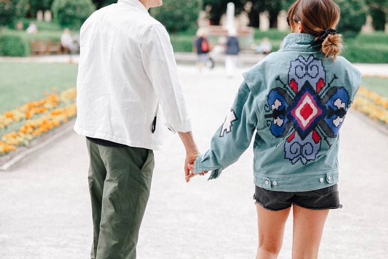 Anna Lewandowska w jeansowej kurtce na wiosnę 2021