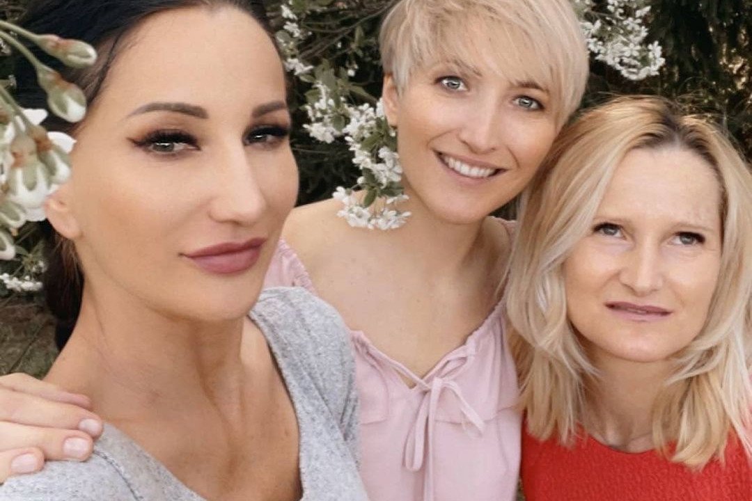 Justyna Steczkowska z siostrami