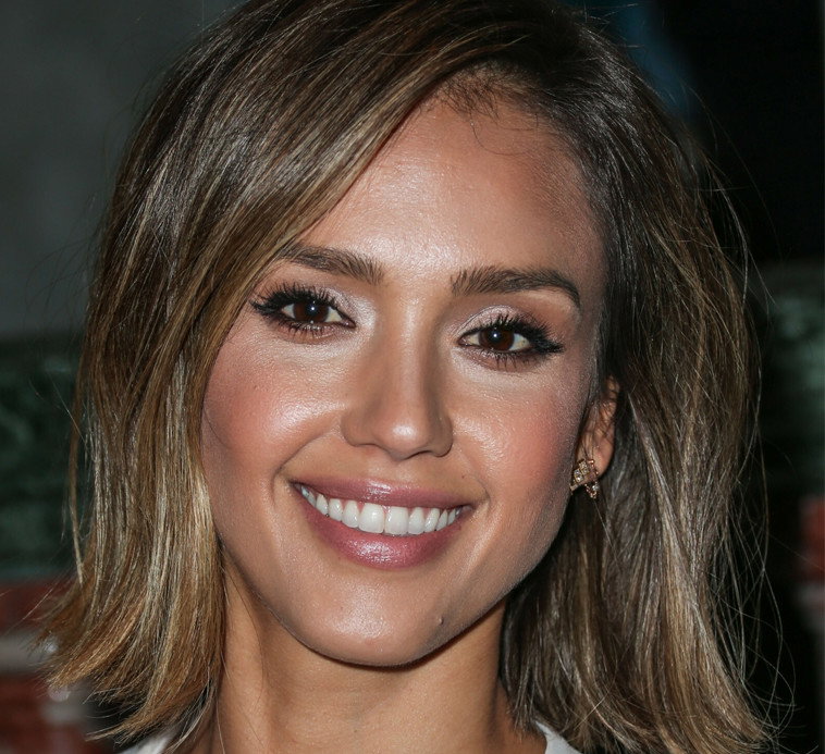 Jessica Alba i soft bob