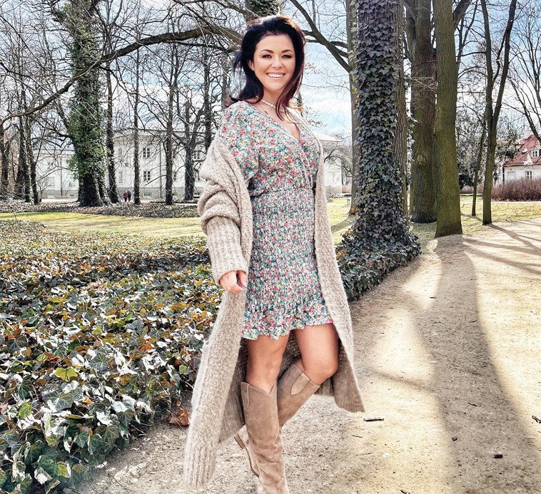 Katarzyna Cichopek w sukienkach w kwiaty na wiosnę 2021