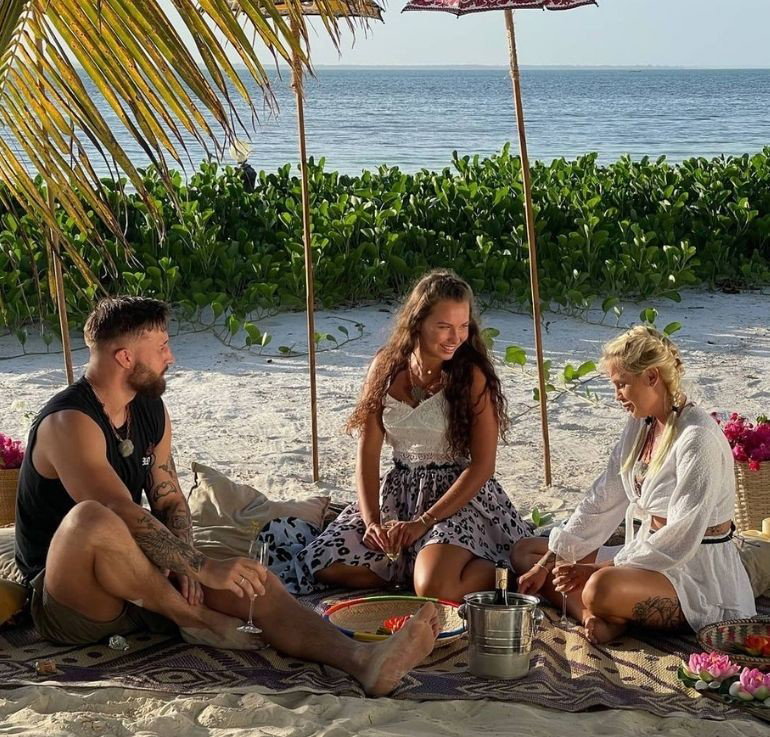 Hotel Paradise 3: Ola i Bibi na randce z nowym uczestnikiem