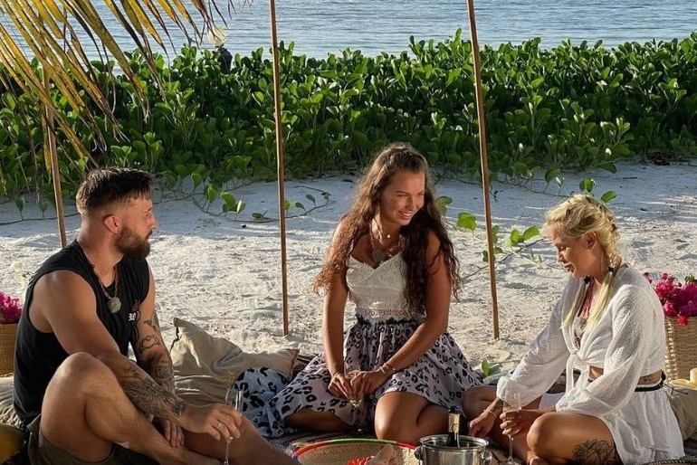 Hotel Paradise 3: Ola i Bibi na randce z nowym uczestnikiem