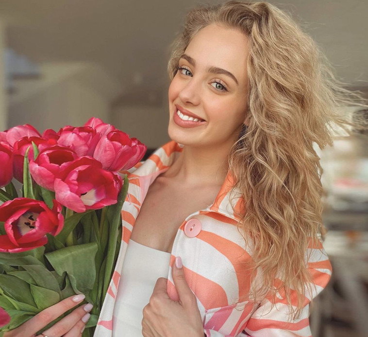 Ta kurtka przejściowa to hit Instagrama. Ma ją Wiktoria Gąsiewska i Paulina Sykut. Jest teraz na wyprzedaży!