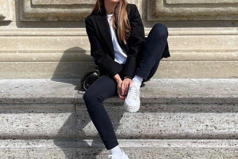 Anna Lewandowska w białych sneakersach Prada za 2500 zł