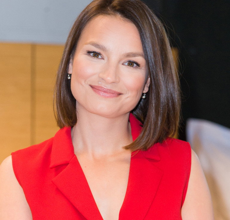 Anna Starmach w czerwonej sukience