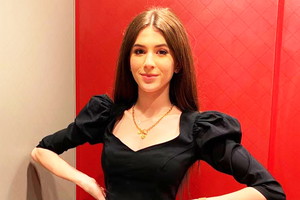 Roxie Węgiel zachwyciła w idealnej bluzce na wiosnę 2021. Ale jej jeansy to jeszcze większy hit