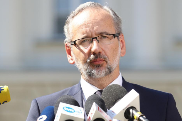 Adam Niedzielski, minister zdrowia na konferencji prasowej