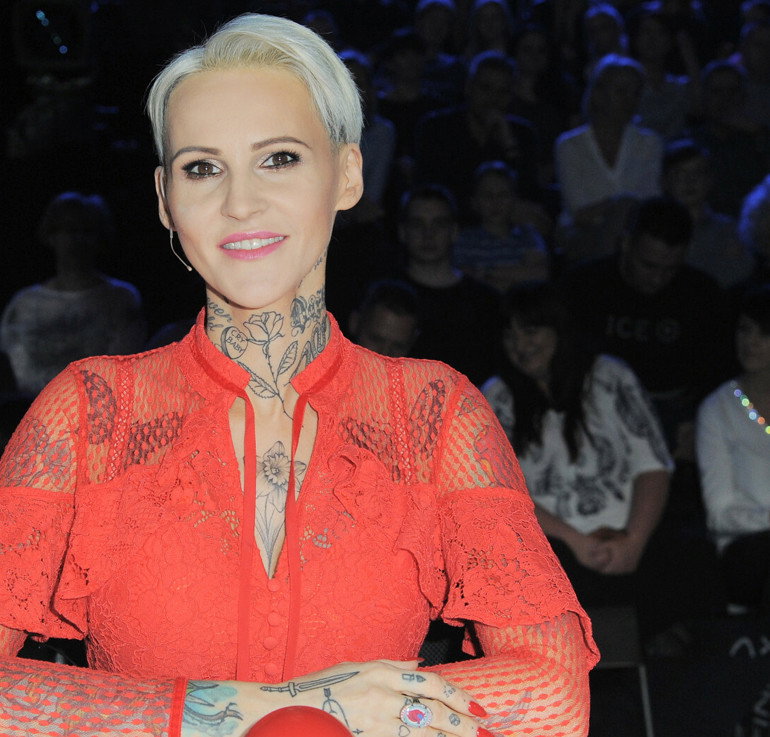 Agnieszka Chylińska w czerwonej sukience