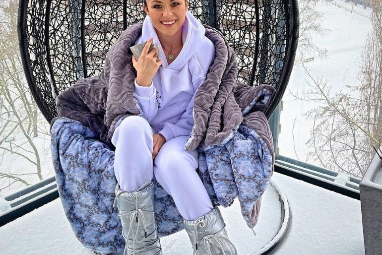 Kasia Cichopek w śniegowcach