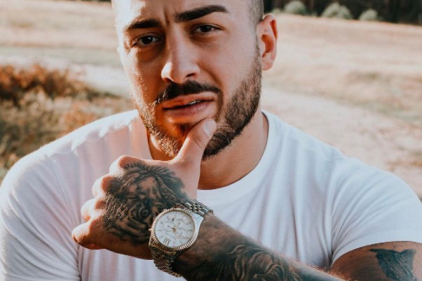 Artur z "Hotelu Paradise" pokazał zdjęcie sprzed lat. Aż trudno go rozpoznać!