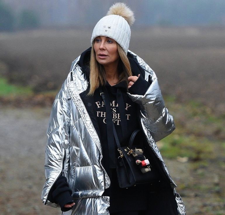 Małgorzata Rozenek w długiej kurtce