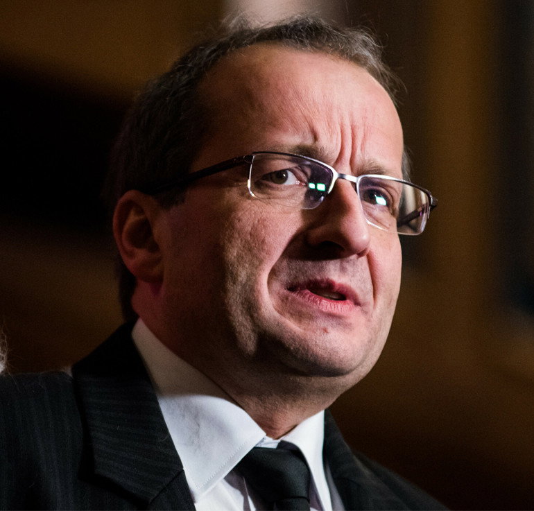 Robert Górski z "Kabaretu Moralnego Niepokoju" pozwie Beatę Harasimowicz