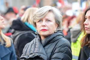 Krystyna Janda na Międzynarodowym Strajku Kobiet