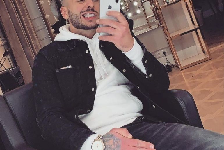 Artur z "Hotelu Paradise"