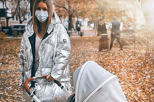 Małgorzata Rozenek pokazała nowy wózek Henia Majdana. To model marki Silver Cross warty ponad 15 000 zł!