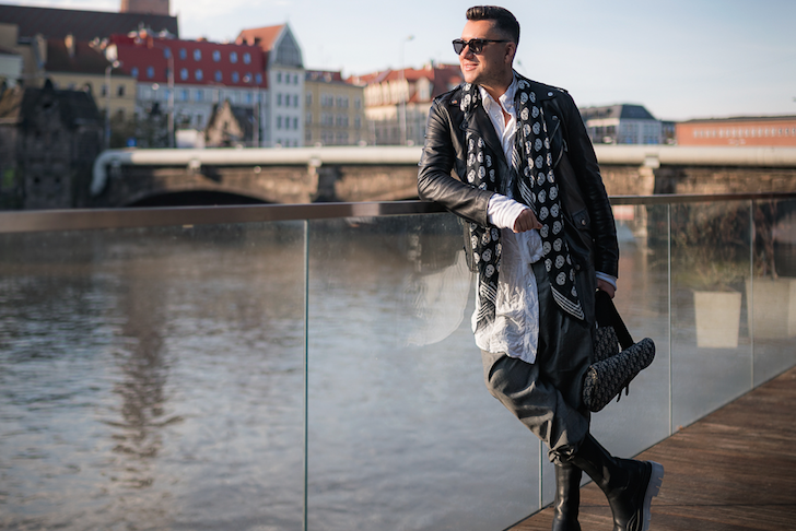 #modanawroclaw - Influencer @Lukebook.pl w stylowej sesji zachęca do odwiedzin Wrocławia