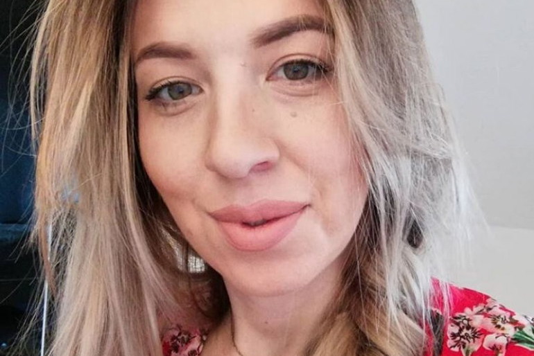 Małgosia Borysewicz w czerwonej bluzce